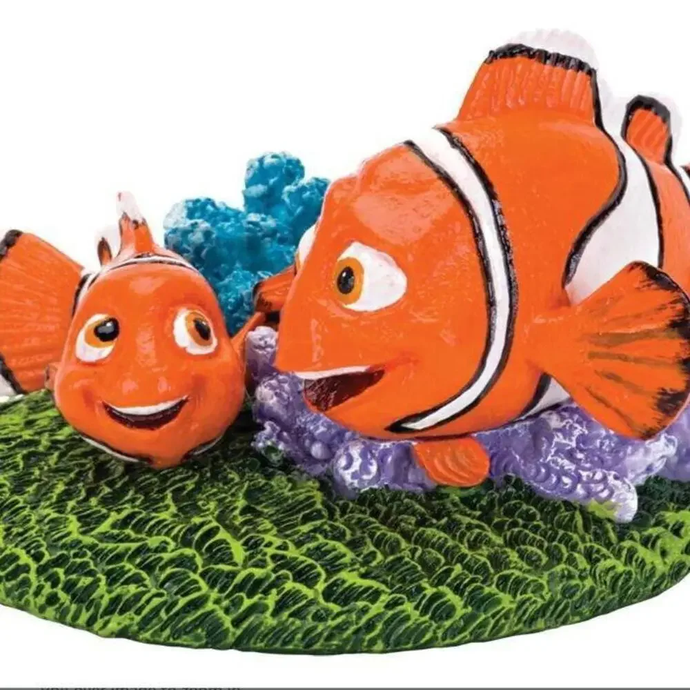 Penn Plax 64688 Finding Dory Nemo & Marlin with Coral